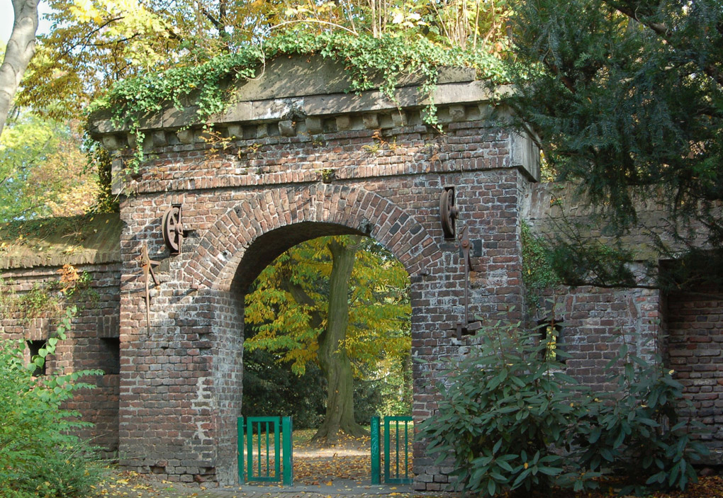 Tor am Fort Paul im Volksgarten